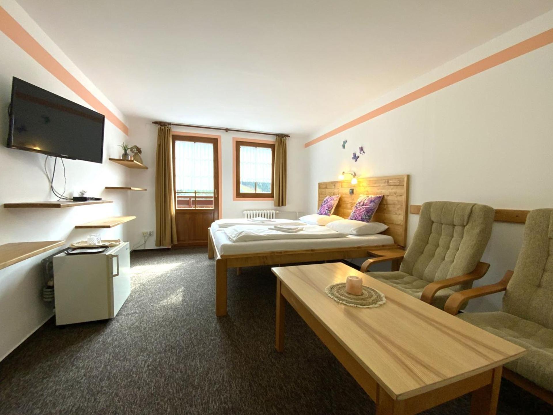 Rodinny "Hotel U Mustku" Desná Extérieur photo