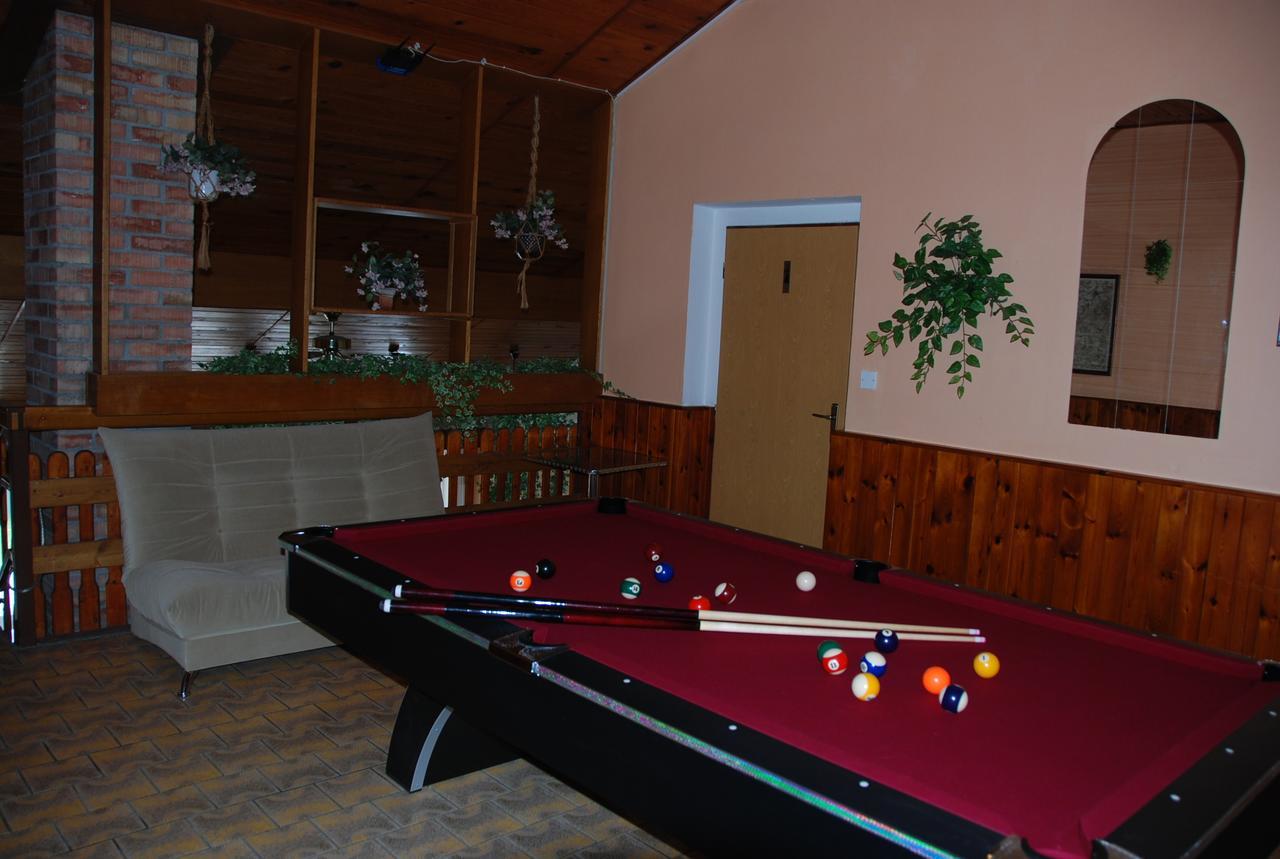 Rodinny "Hotel U Mustku" Desná Extérieur photo