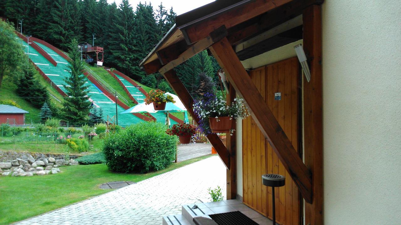Rodinny "Hotel U Mustku" Desná Extérieur photo