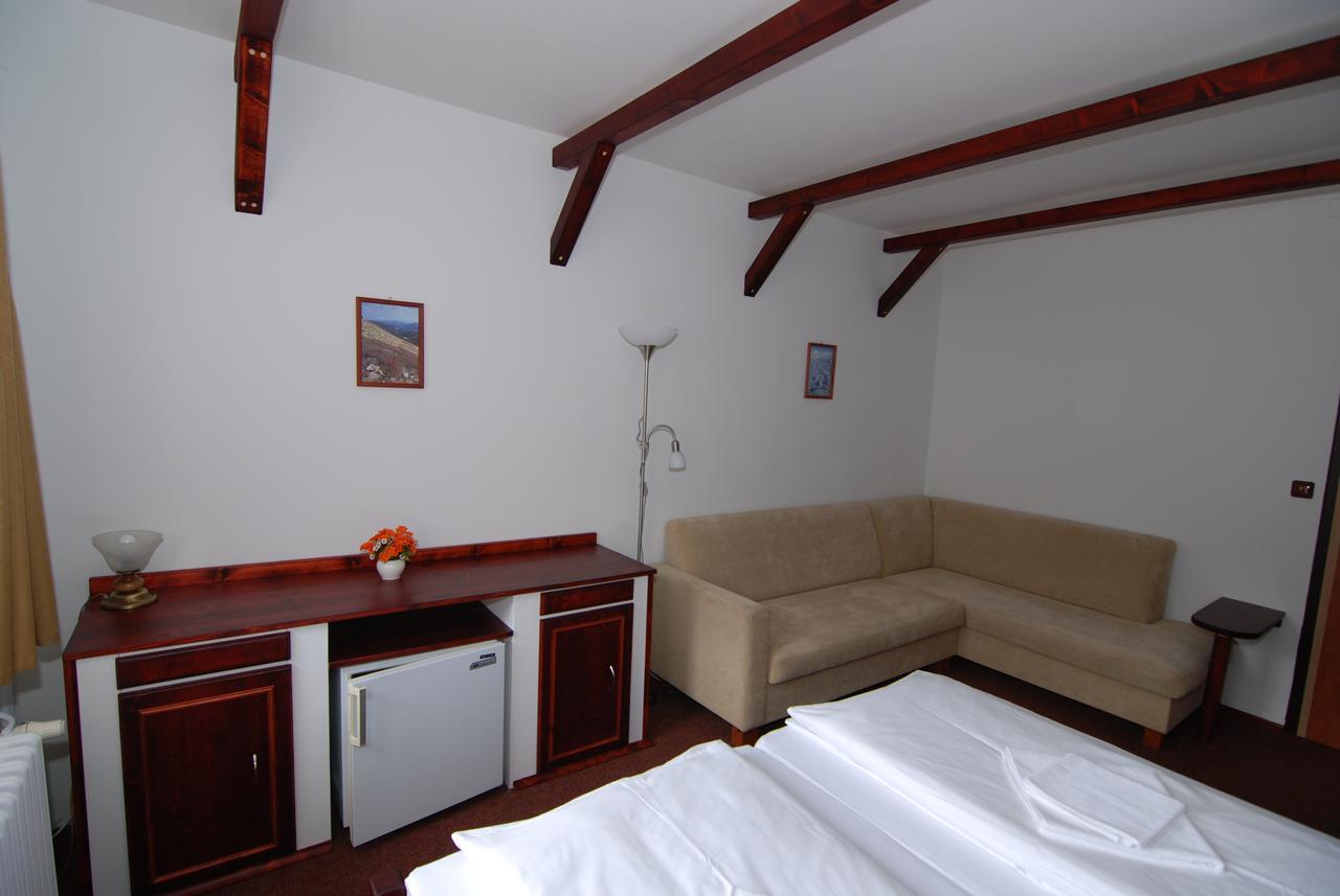 Rodinny "Hotel U Mustku" Desná Extérieur photo