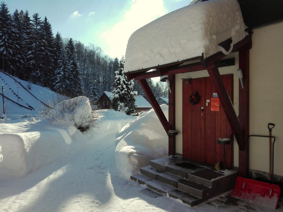 Rodinny "Hotel U Mustku" Desná Extérieur photo