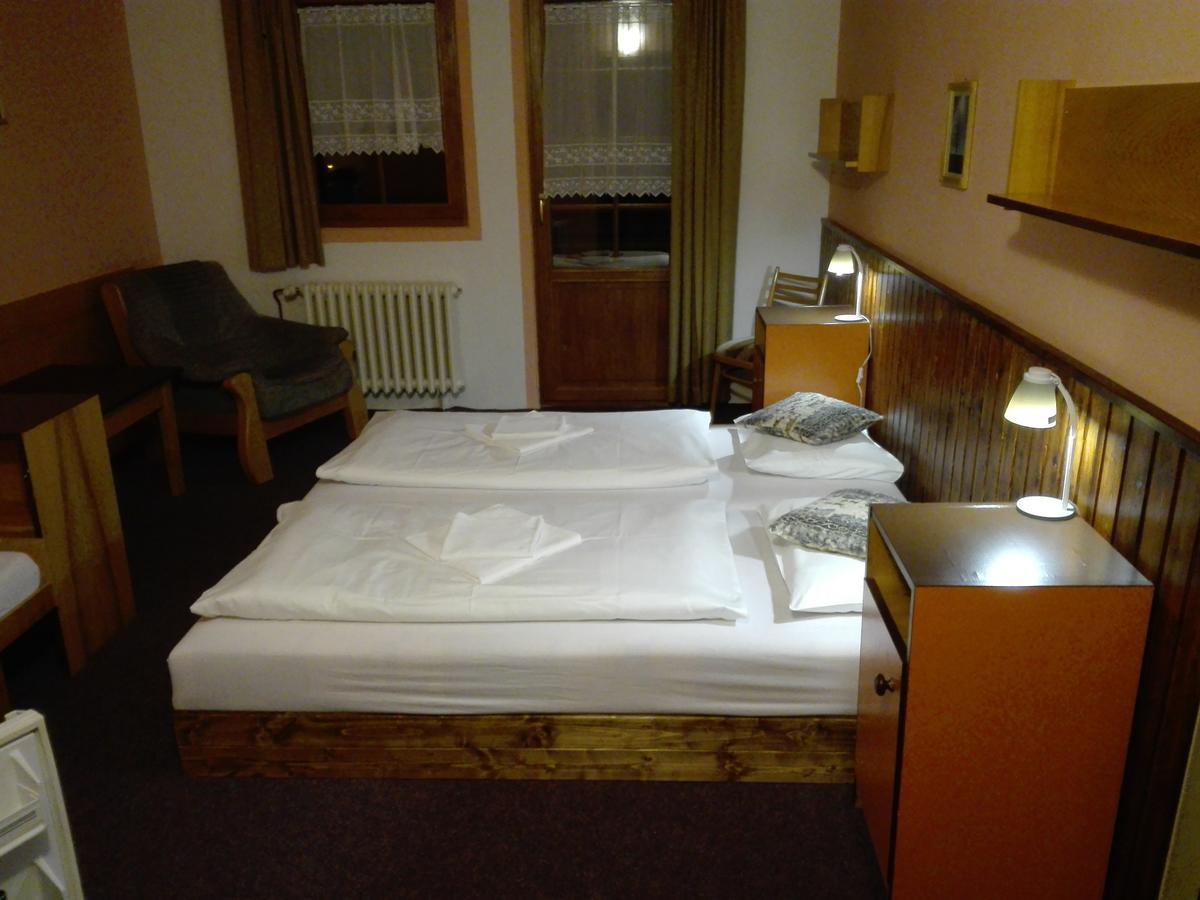 Rodinny "Hotel U Mustku" Desná Extérieur photo